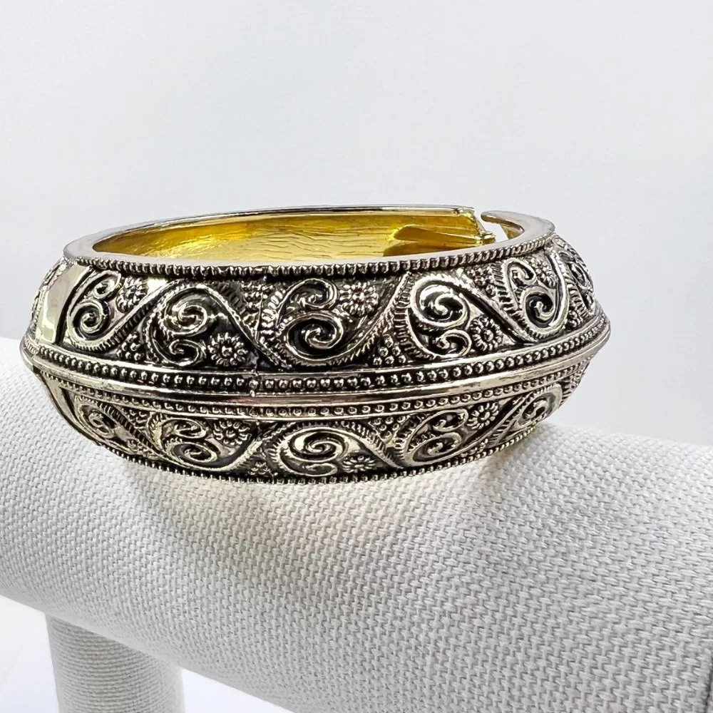 Beautiful Antiqued Gold Tone Hinged Filigree Bangle Bracelet - Picture 5 of 8